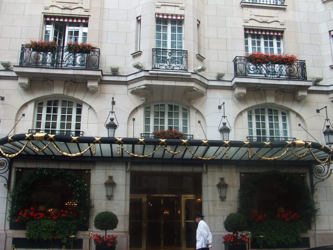 nettoyage façade hôtel Paris — après nettoyage